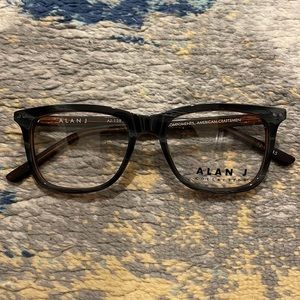 Alan J Glasses